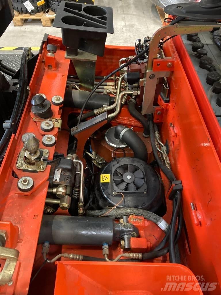 Linde E25/600/336 巷道堆垛机