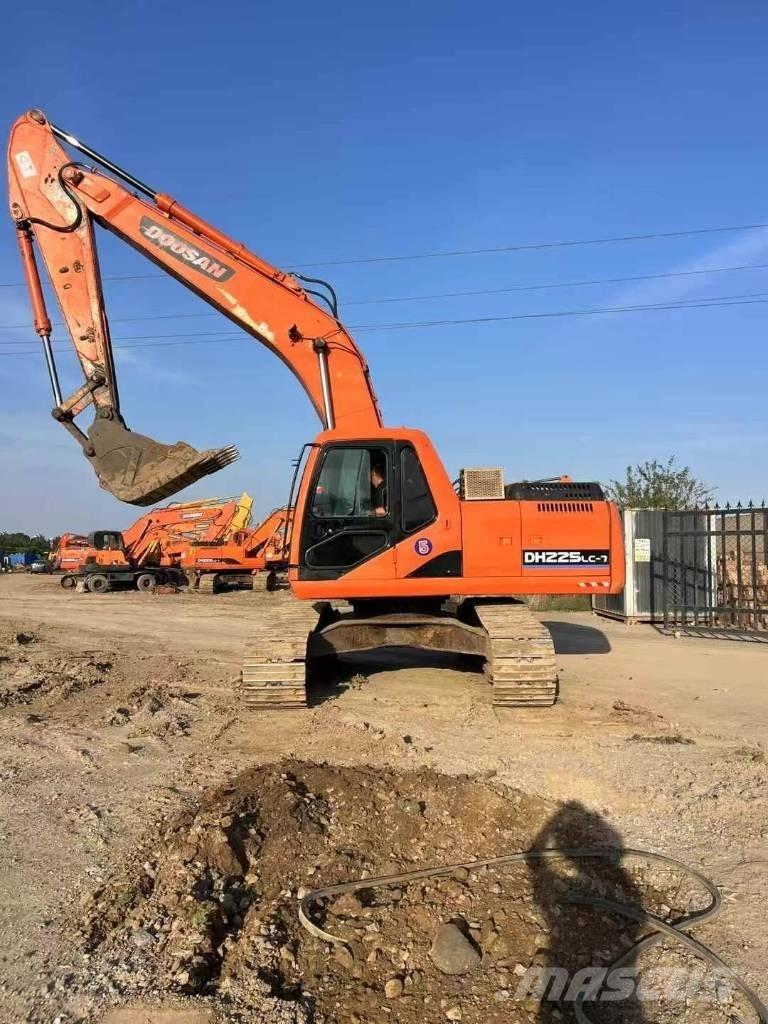 Doosan DH 225 LC-9 履带挖掘机