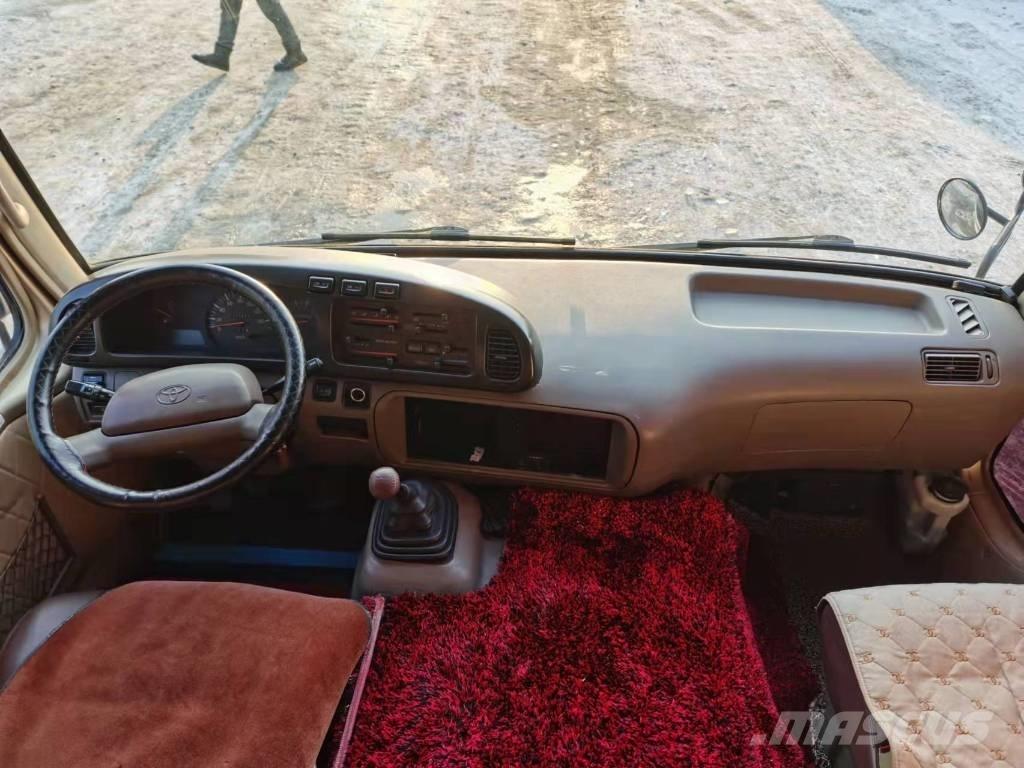 Toyota Coaster Bus 迷你巴士
