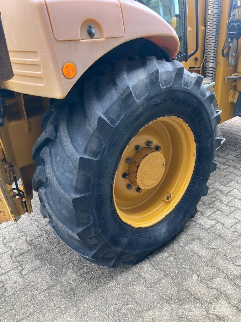 Hydrema 906E 反铲装载机
