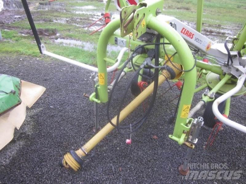 CLAAS VOLTO 80 犁耙和摊草机