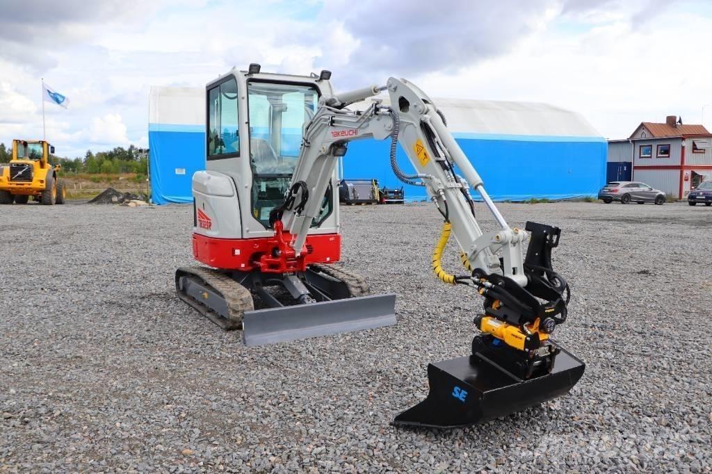 Takeuchi TB325R 小型挖掘机