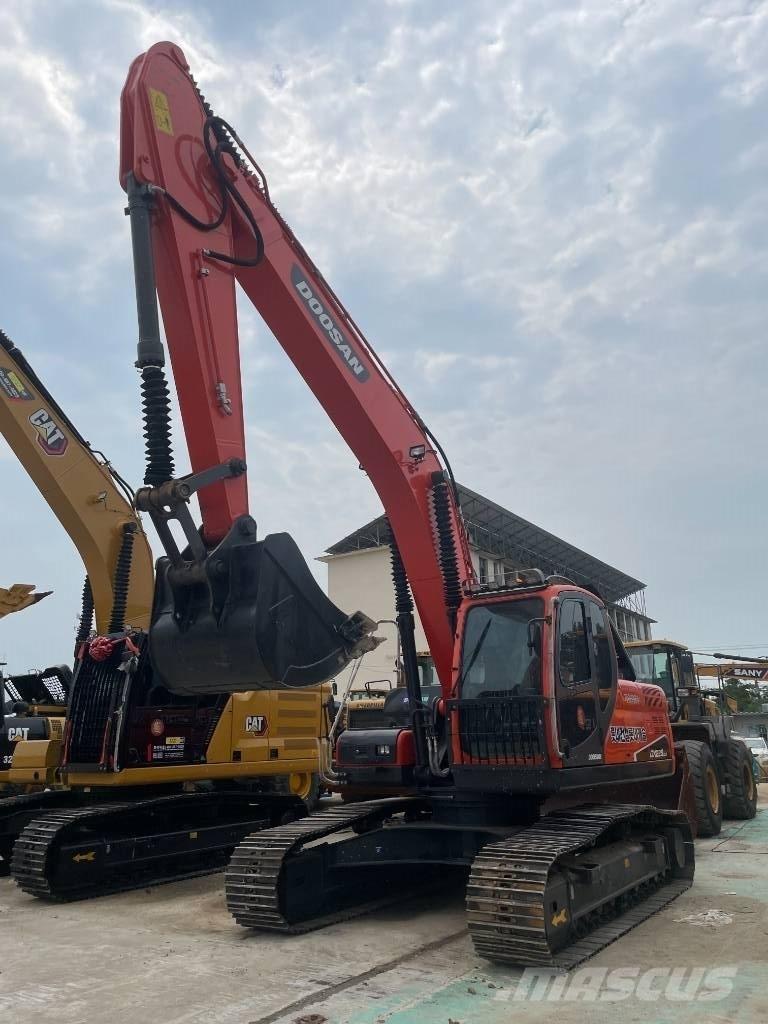 Doosan DX 225 LCA 履带挖掘机