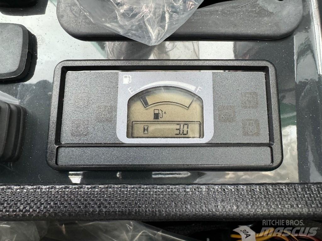 Hitachi ZX 26 U-6 小型挖掘机