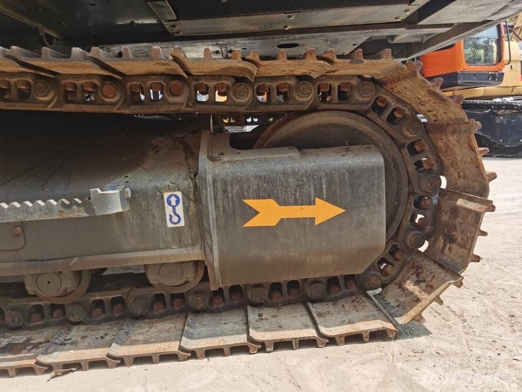 Volvo EC 220 履带挖掘机