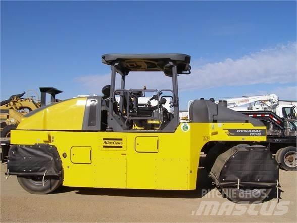 Dynapac CP2700 胶轮压路机