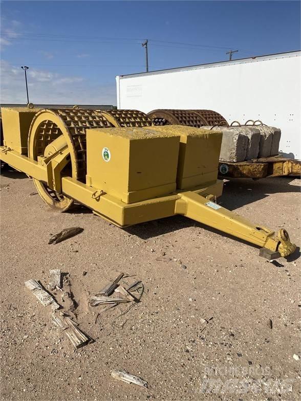 Hyster 70 IN 拖式振动压路机