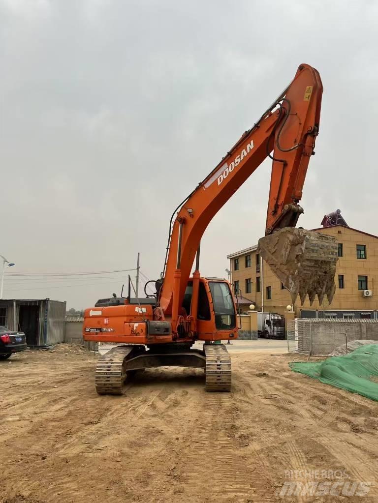 Doosan DX300LCA 履带挖掘机