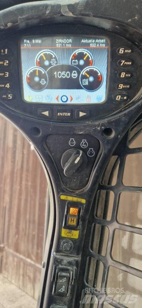 Bobcat T 450 滑移装载机