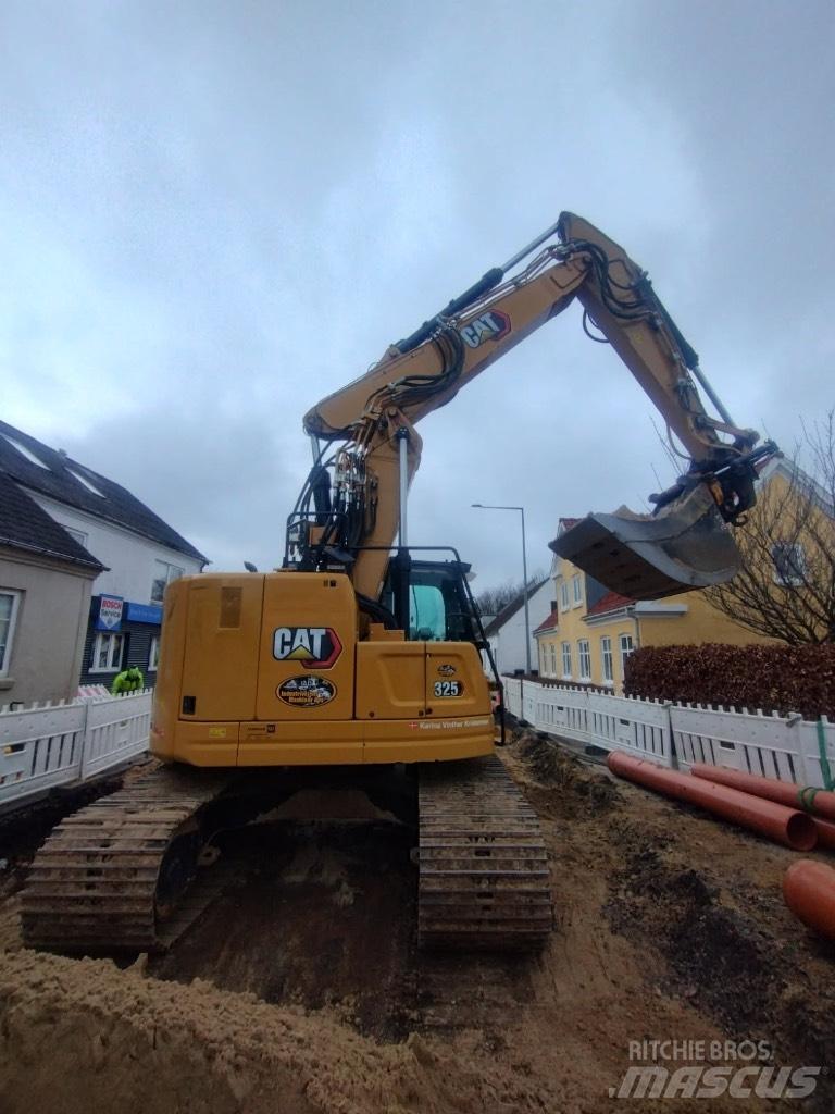 CAT 325 履带挖掘机