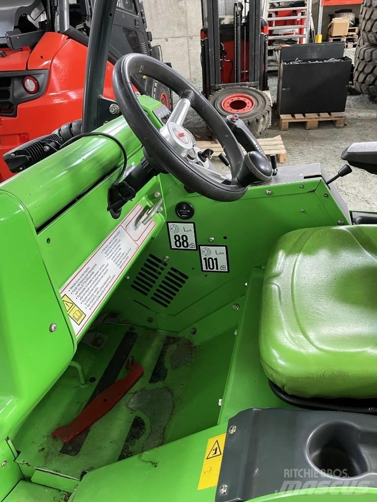 Avant 423 小型装载机