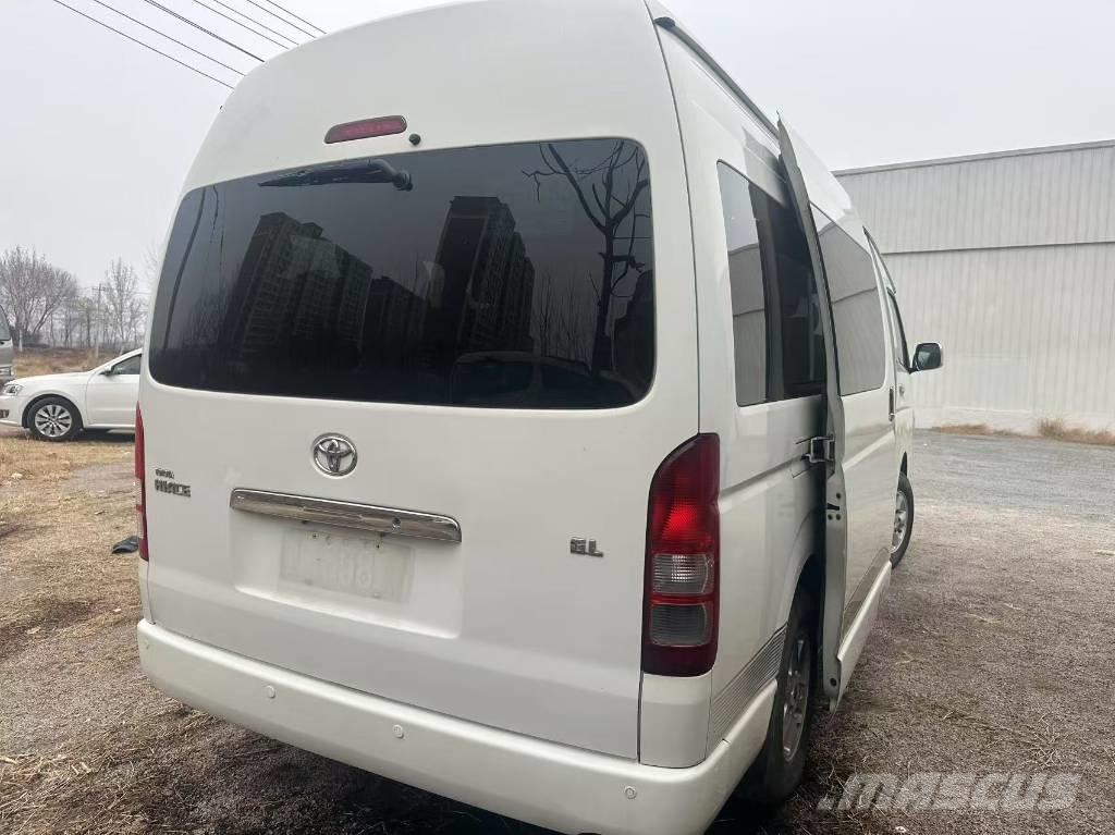 Toyota Hiace 大型面包车