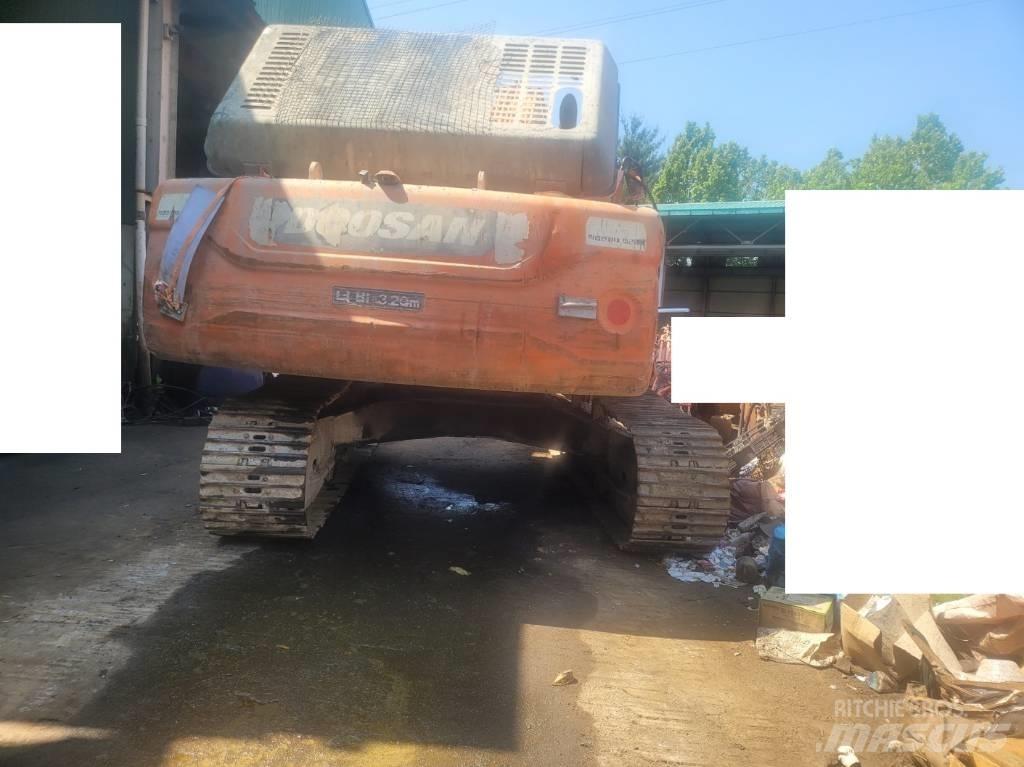 Doosan DX 300 LCA 履带挖掘机