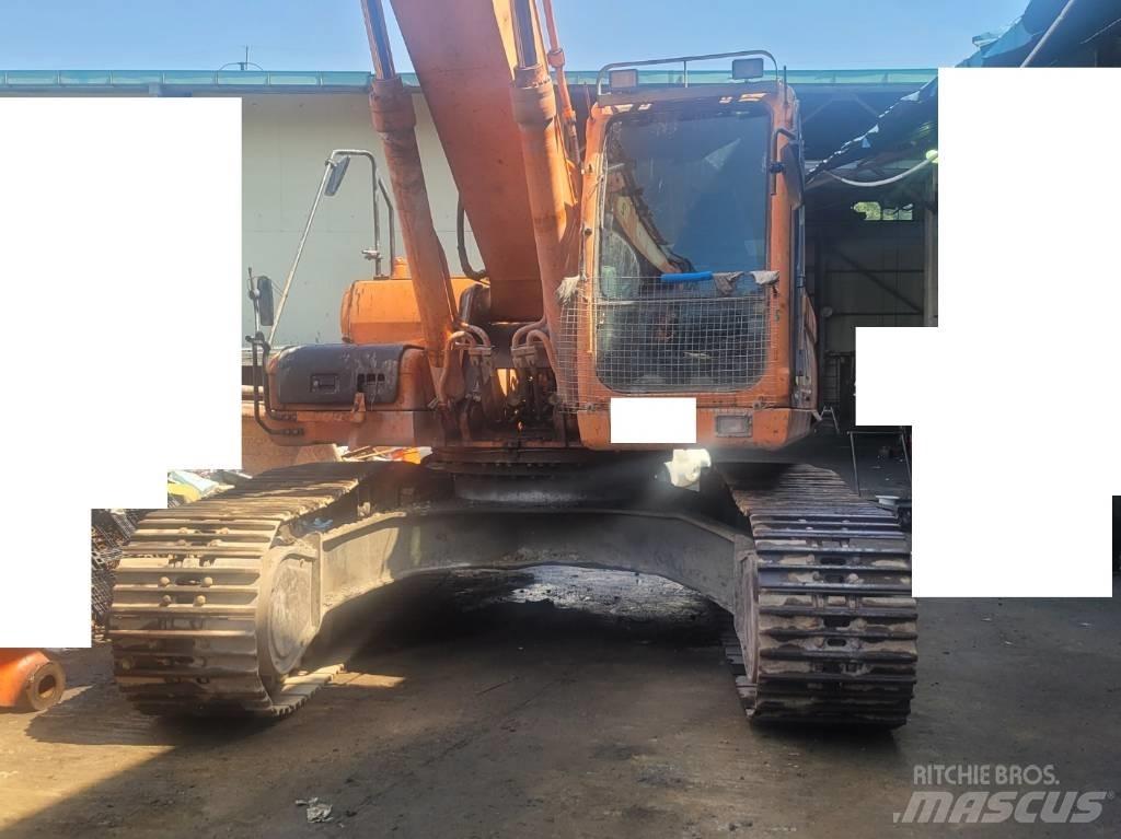 Doosan DX 300 LCA 履带挖掘机