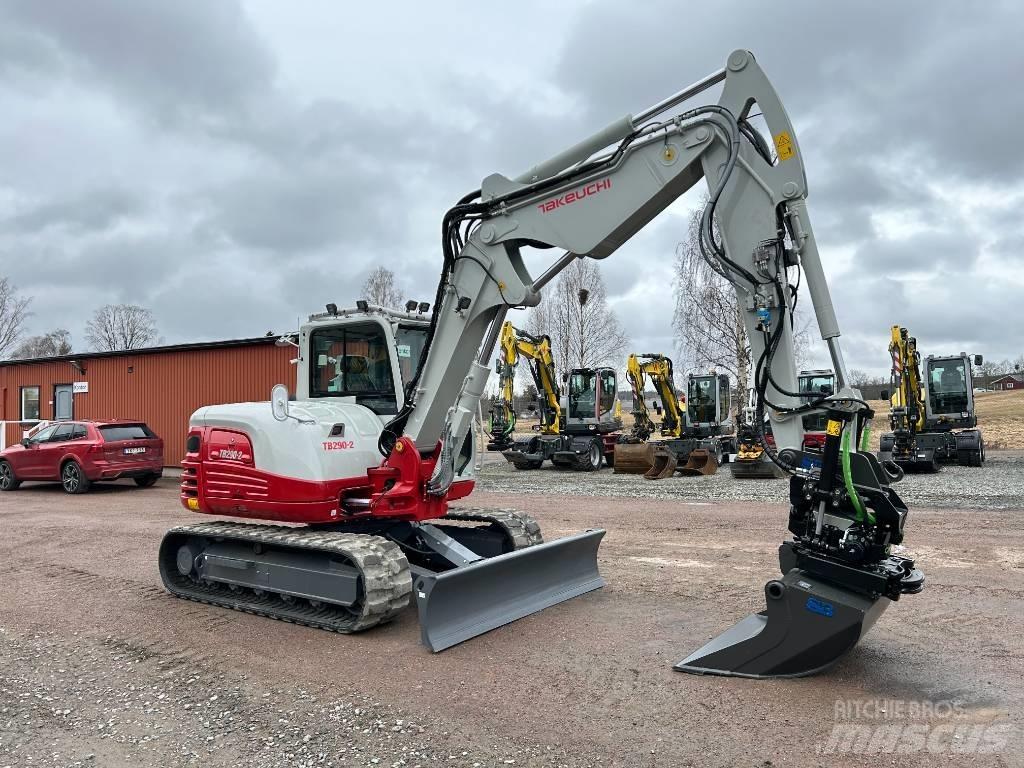 Takeuchi TB290 中型挖掘机