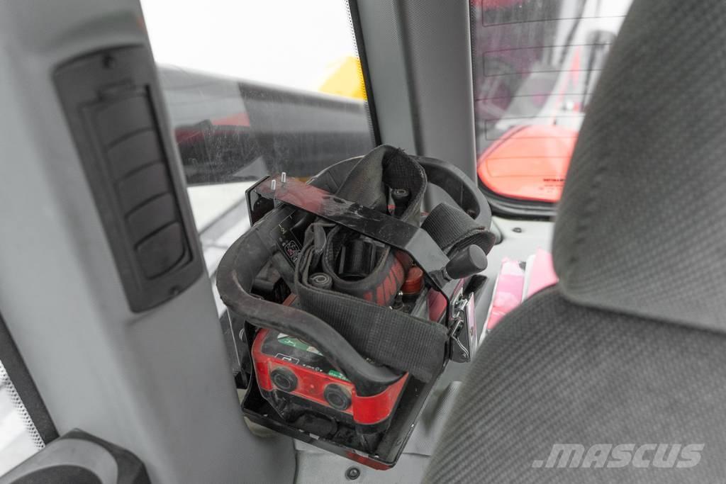 Manitou MRT 2660 伸缩臂叉装车|叉装车