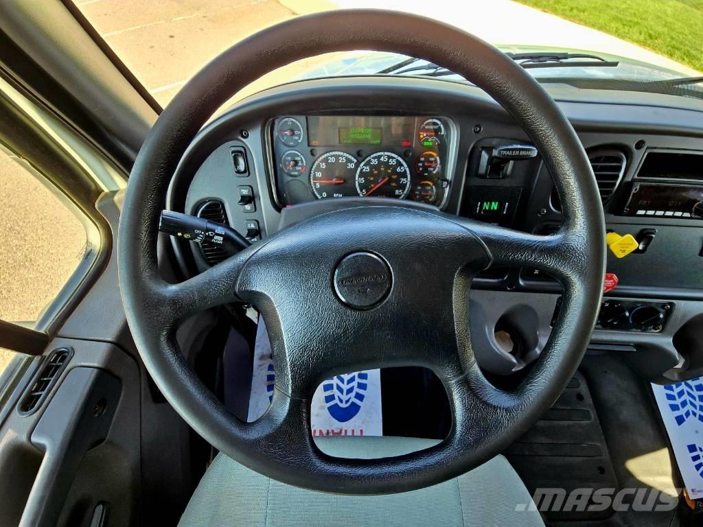 Freightliner M 106 自卸式货车