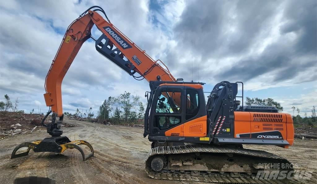 Doosan DX 225 LC-5 履带挖掘机