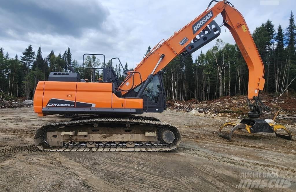 Doosan DX 225 LC-5 履带挖掘机