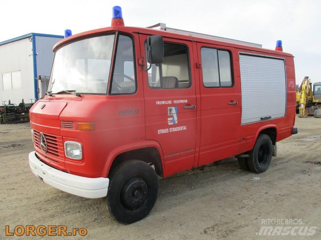 Mercedes-Benz 608 D 厢式货车