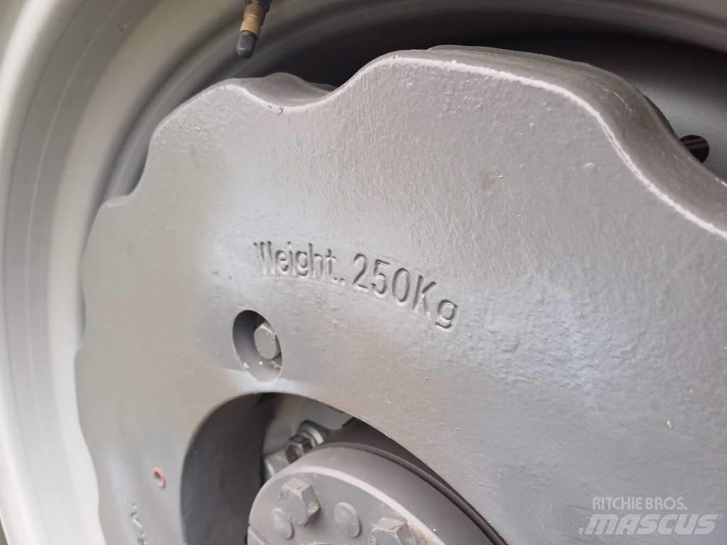 Massey Ferguson 8 S 拖拉机/农用车