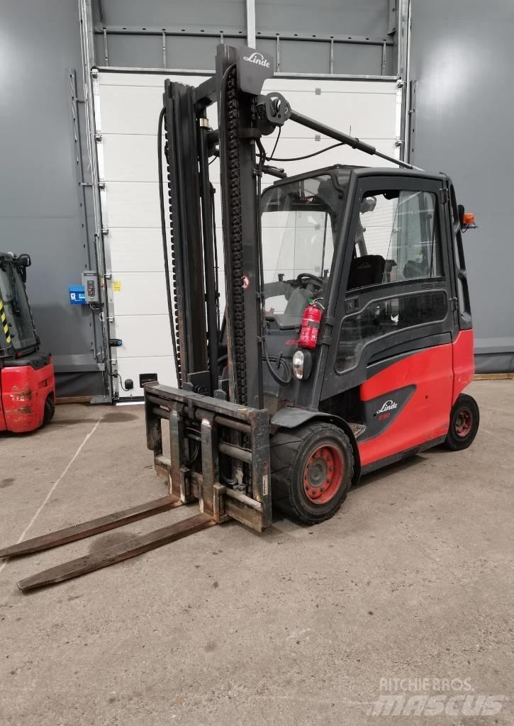 Linde E50HL-01 电动叉车
