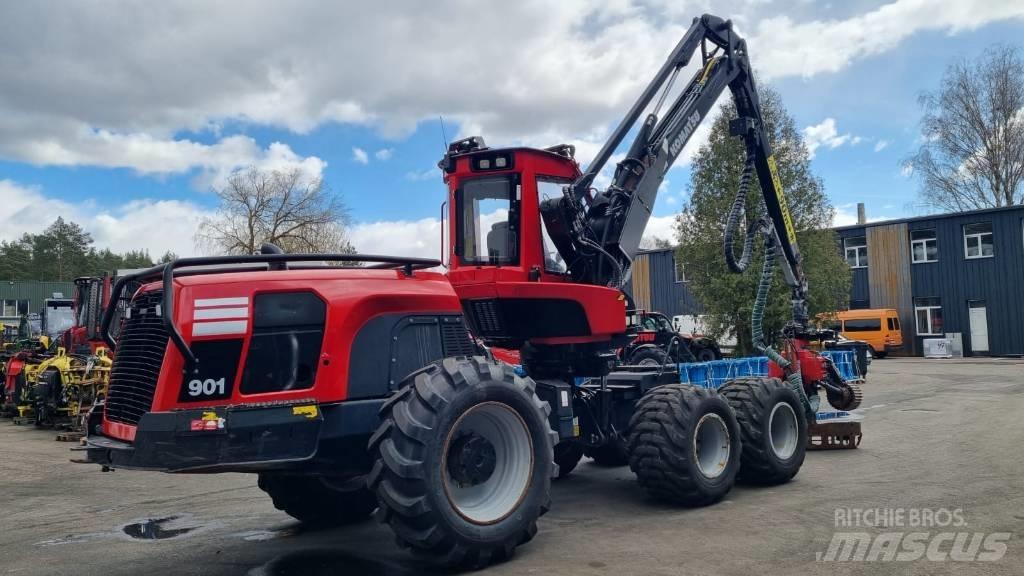 Komatsu 901 收割机