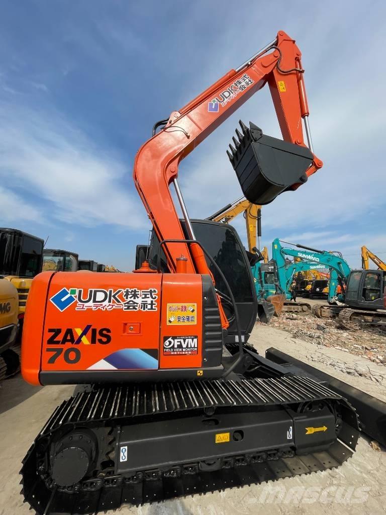 Hitachi ZX 70 中型挖掘机