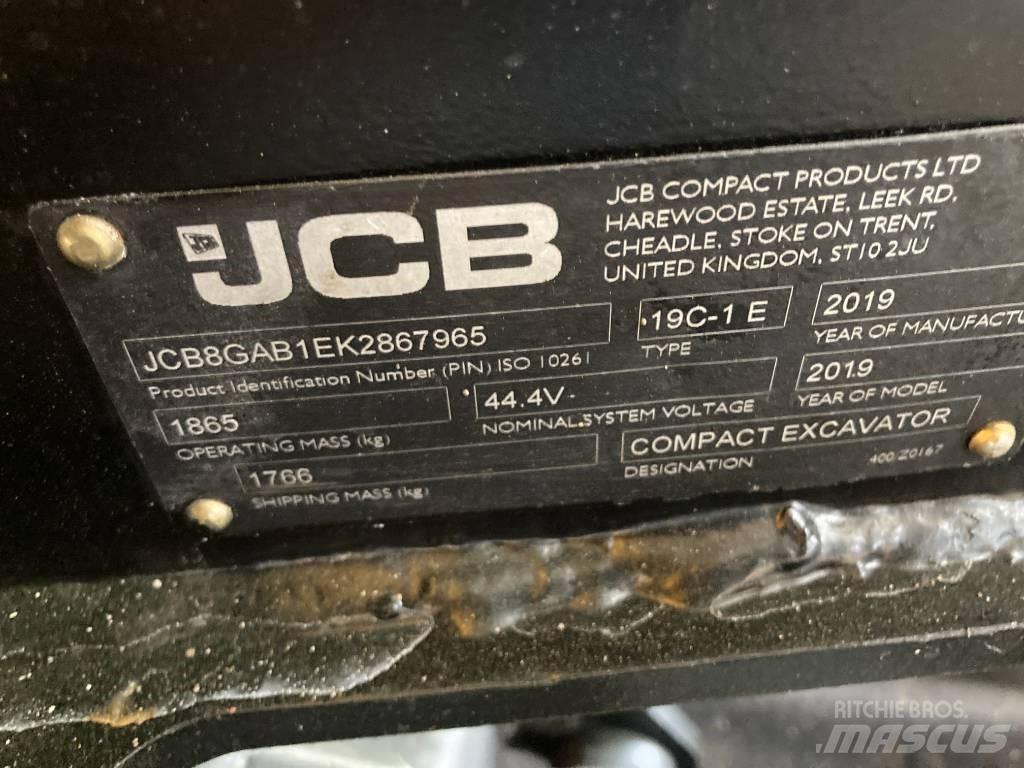 JCB 19 C-IE 小型挖掘机