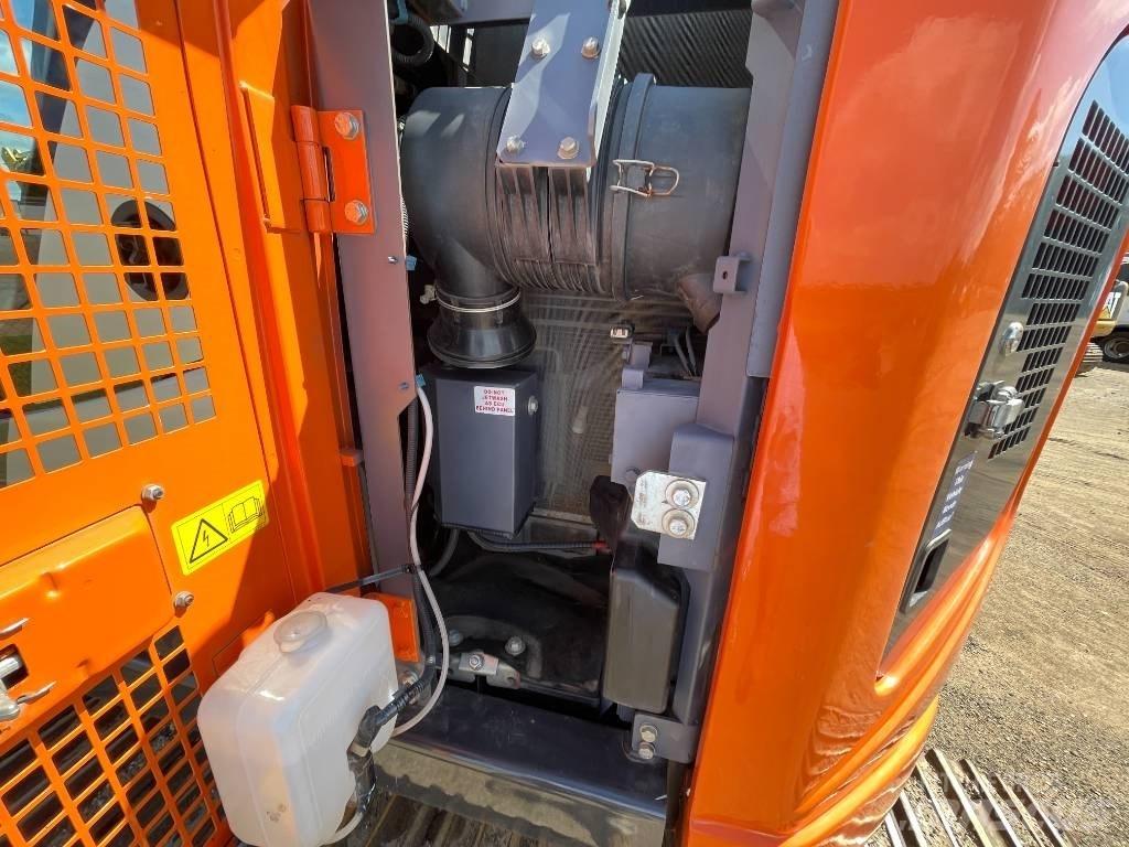 Hitachi ZX 135 US-6 履带挖掘机