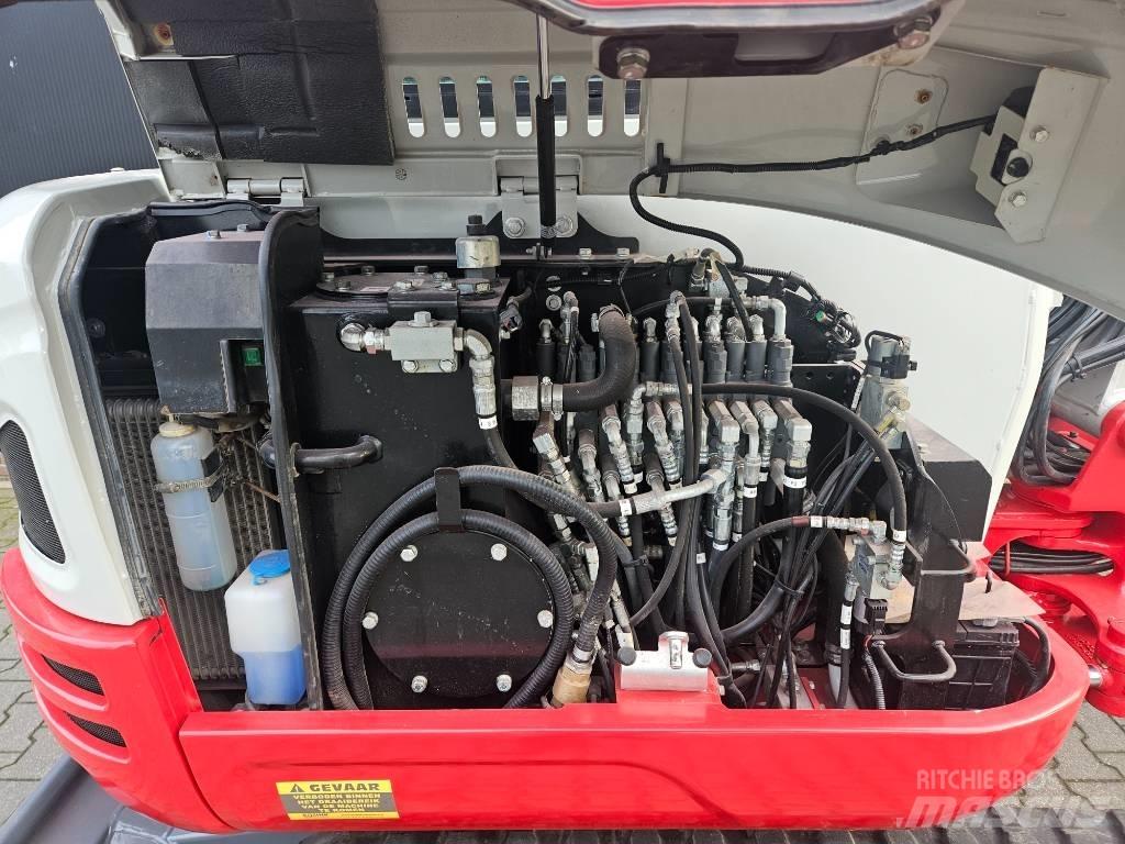Takeuchi TB 230 小型挖掘机