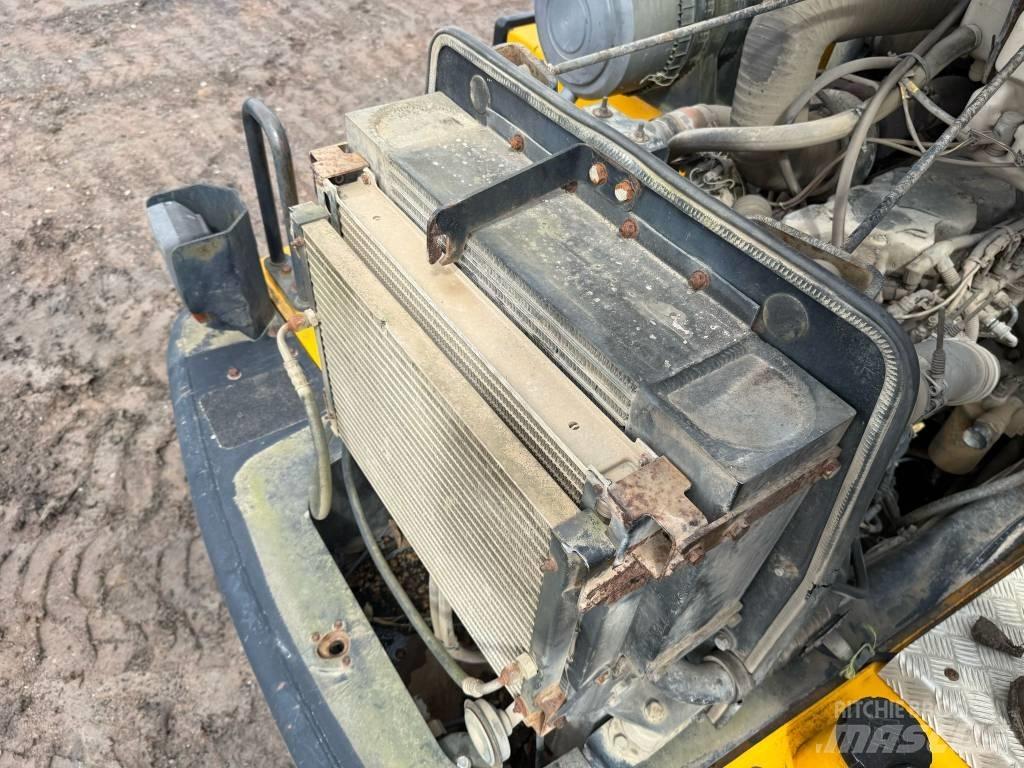 JCB 722 铰接式自卸车