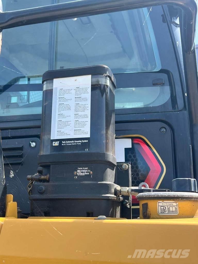 CAT 730 刚性自卸车