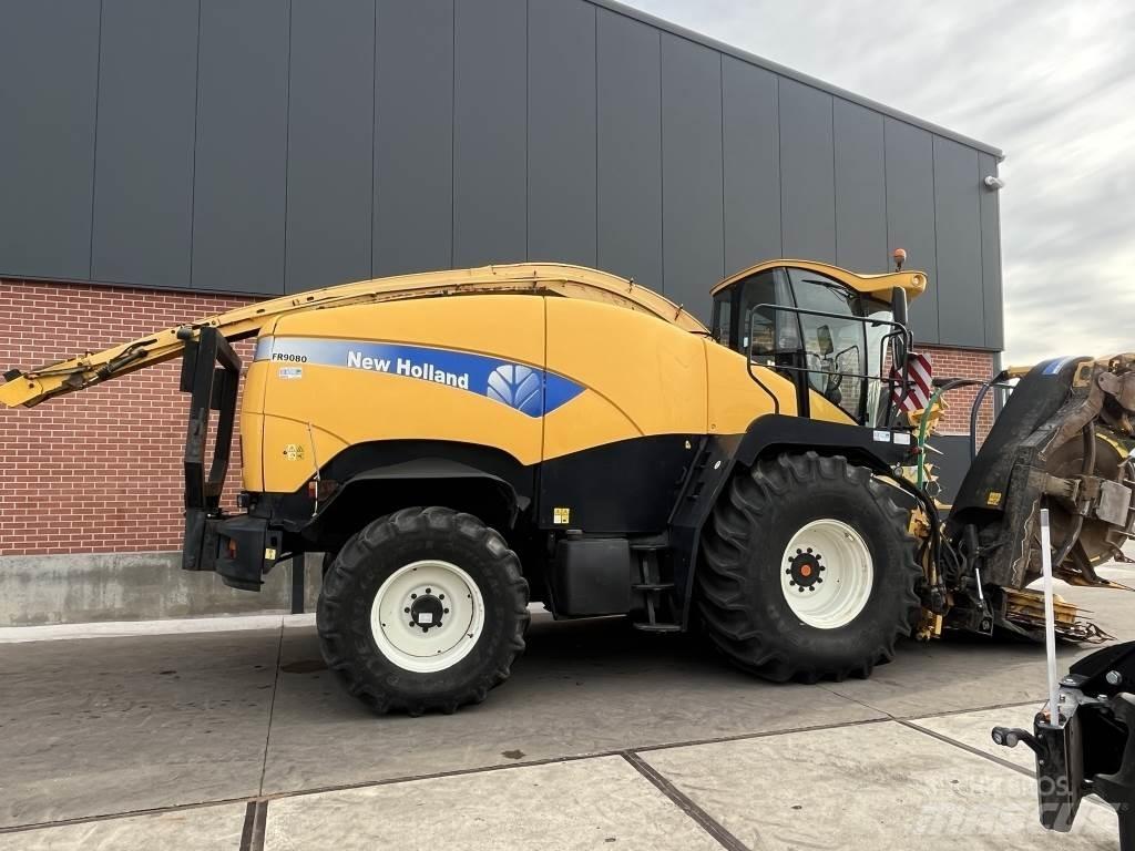 New Holland FR9080 自走式青贮饲料收割机