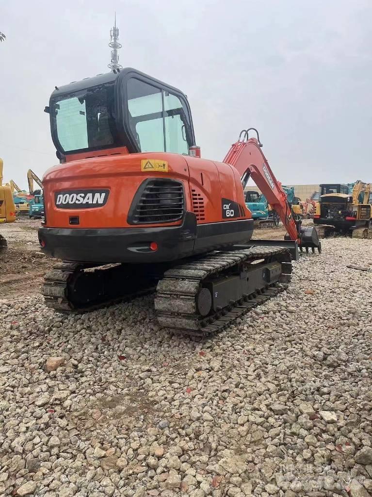 Doosan DX60 小型挖掘机