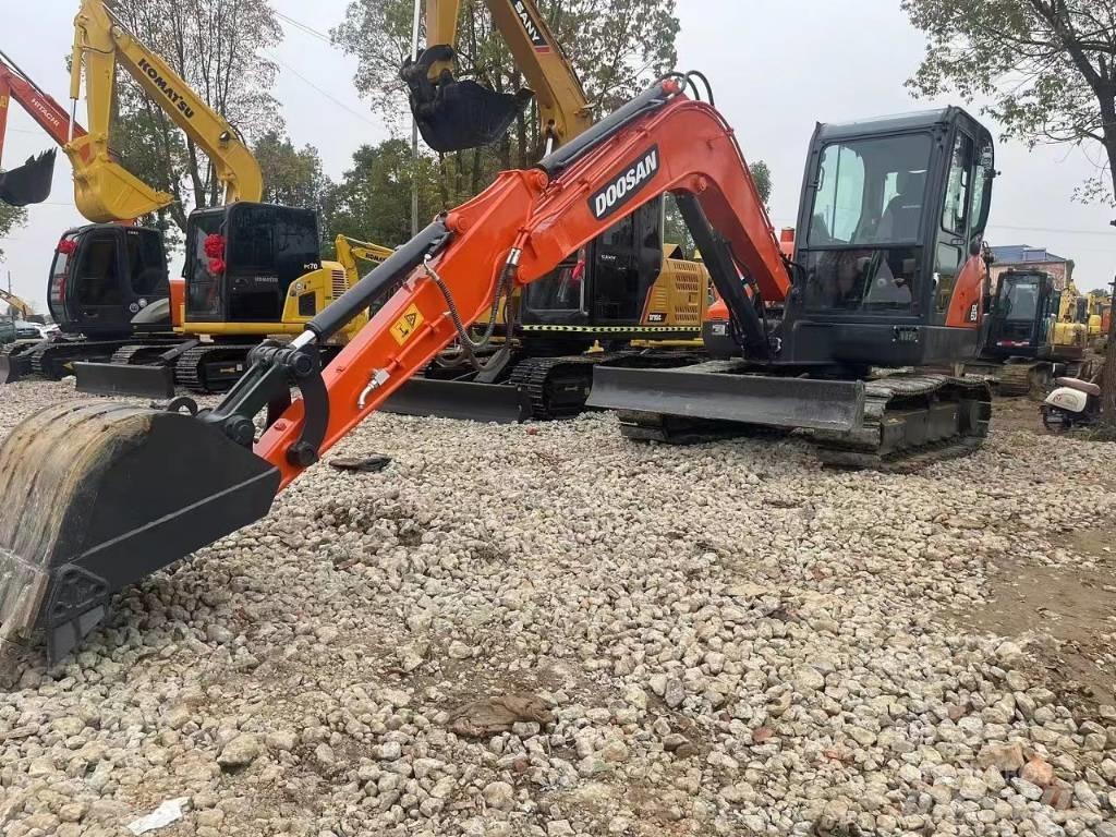 Doosan DX60 小型挖掘机