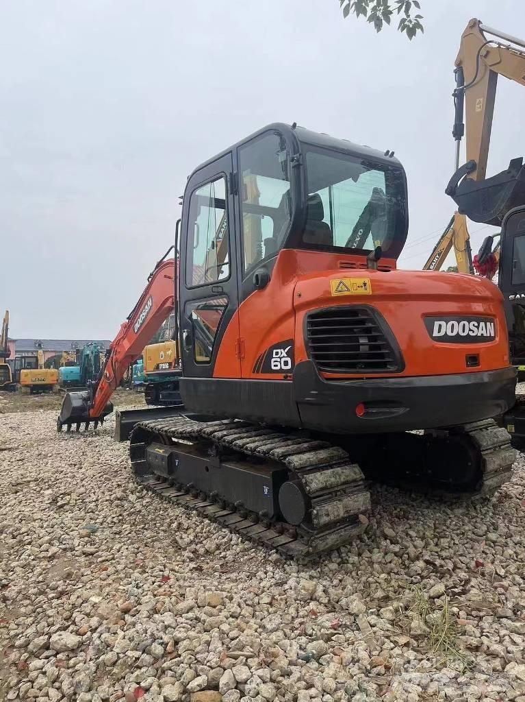 Doosan DX60 小型挖掘机