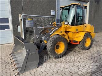 Volvo L30GS 小型装载机