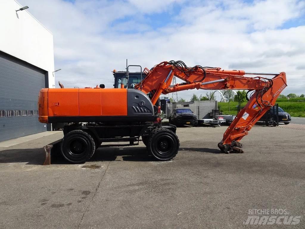 Hitachi ZX210W-3 轮式挖掘机