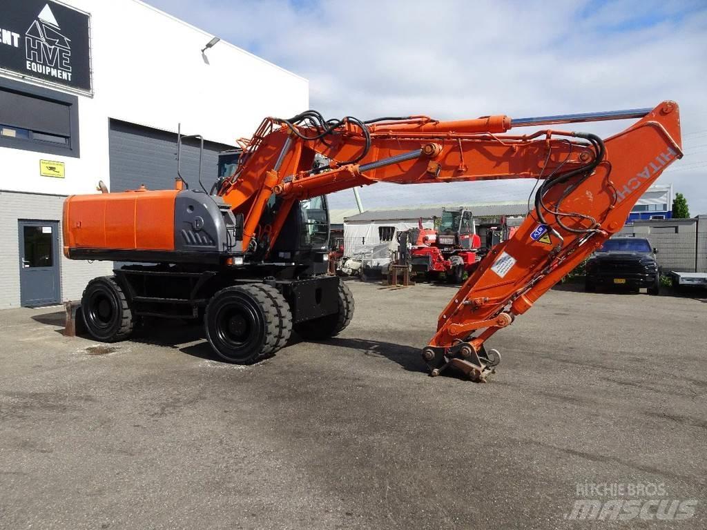 Hitachi ZX210W-3 轮式挖掘机