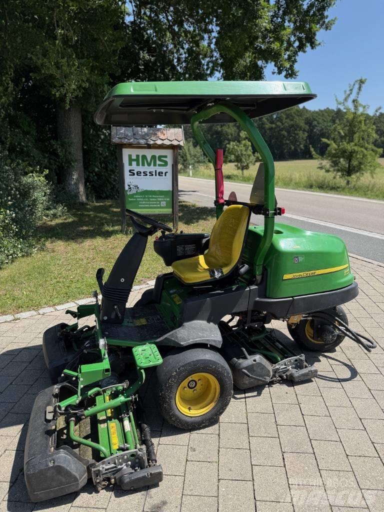 John Deere 2500 E 果岭剪草机