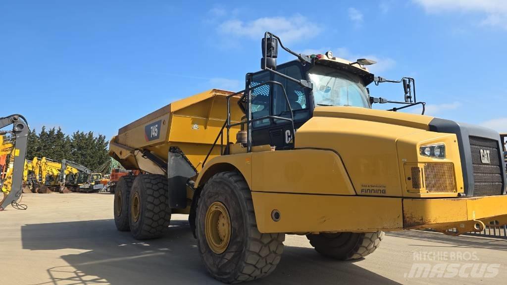 CAT 745 铰接式自卸车
