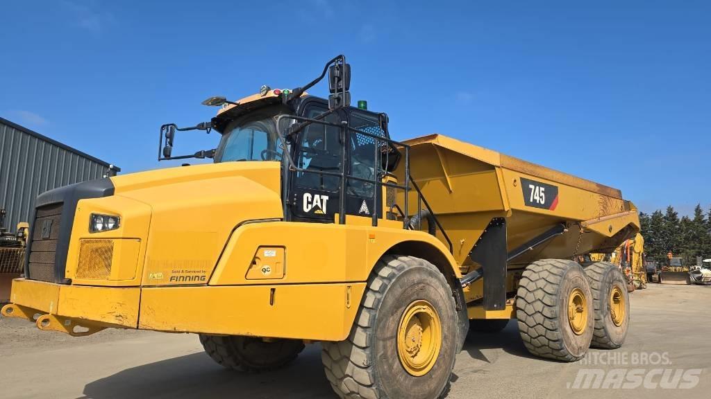 CAT 745 铰接式自卸车