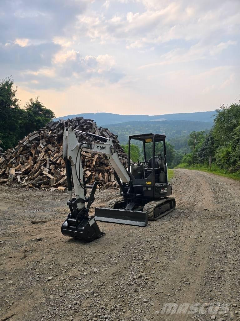 Bobcat E 32 小型挖掘机