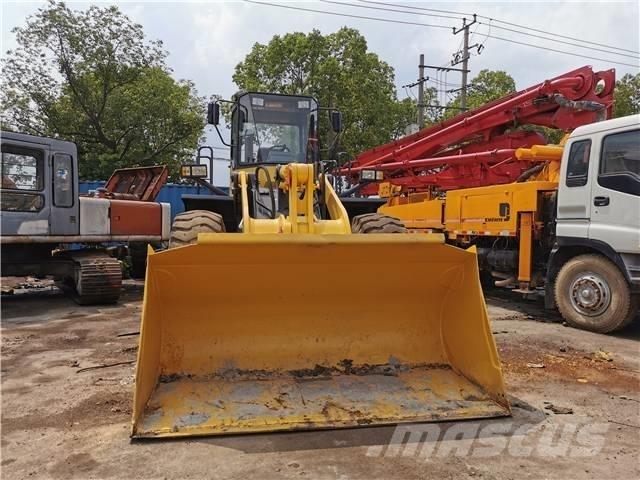 Komatsu WA380 轮式装载机