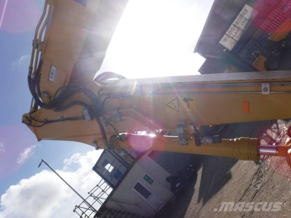 Komatsu PW 160-11 轮式挖掘机