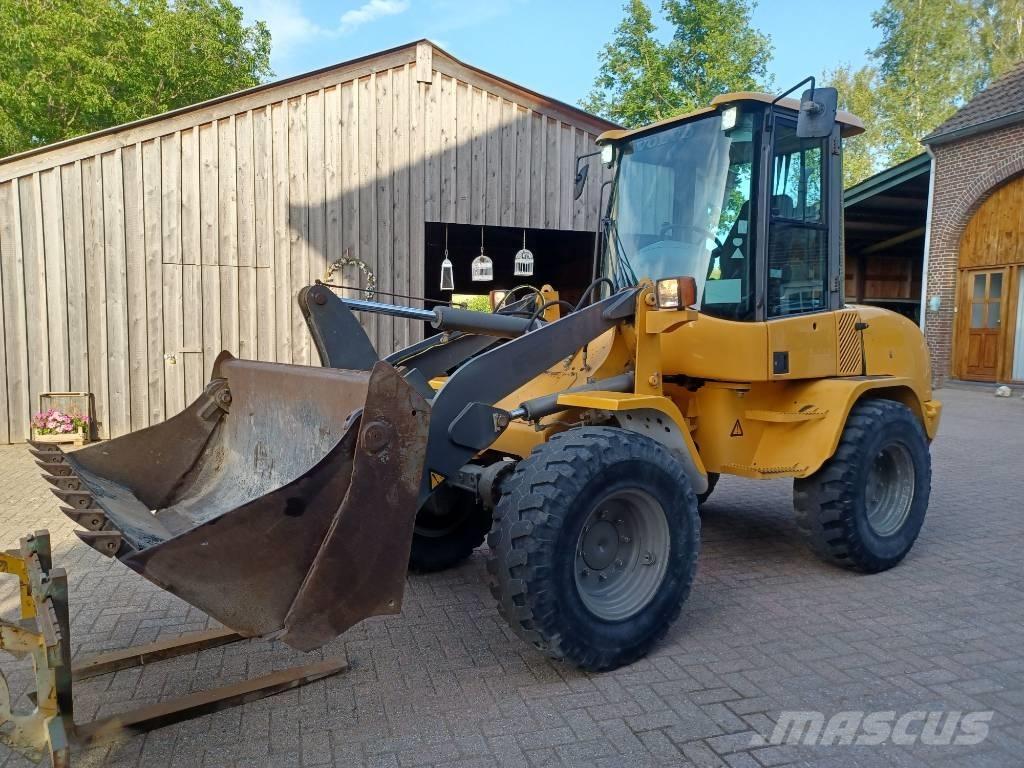 Volvo L 30 B 轮式装载机