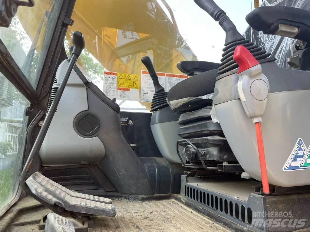 Komatsu PC 200-8 履带挖掘机