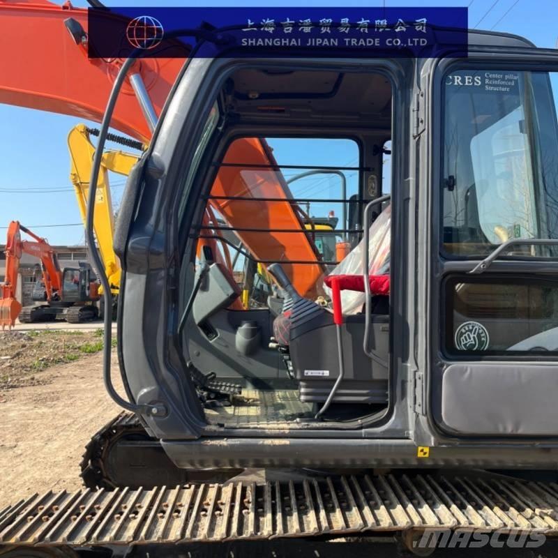 Hitachi ZX 120 中型挖掘机
