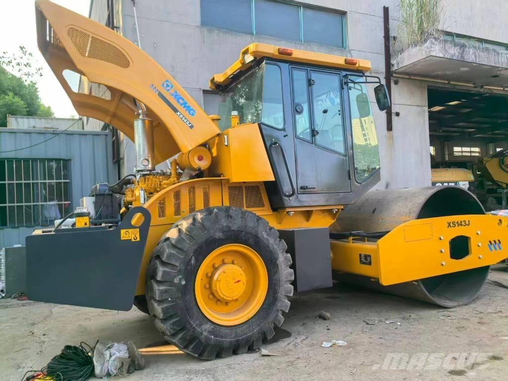 XCMG 142J 单轮压路机